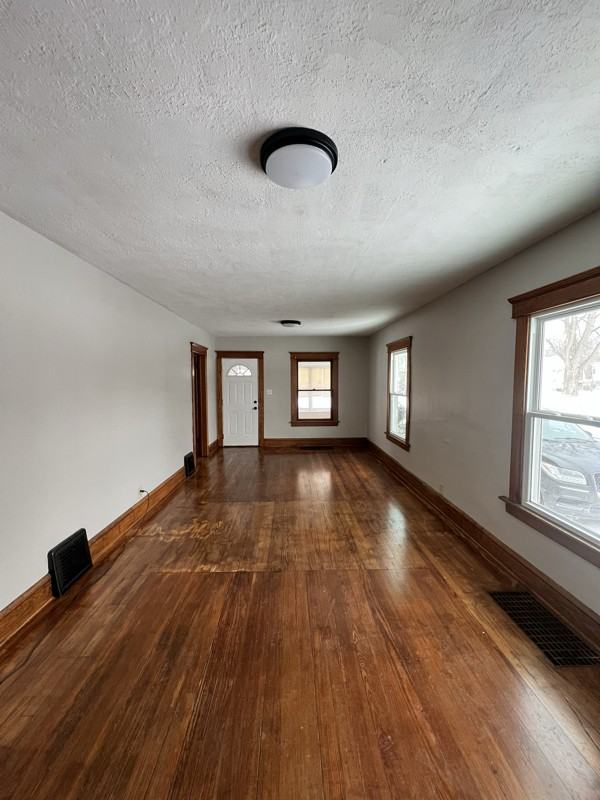 101 W Palmer Ave - Photo 4 of 17