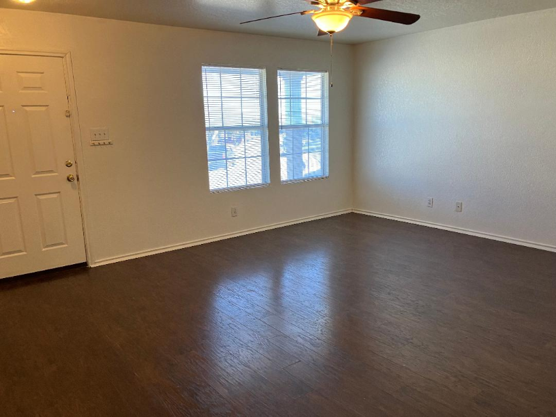 9910 Amber Ledge - Photo 3 of 20