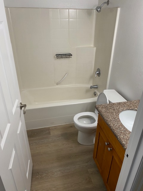 551 S Sullivan St #C - Photo 6 of 19