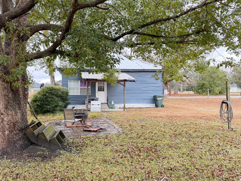 205 S Baker St - Photo 3 of 16