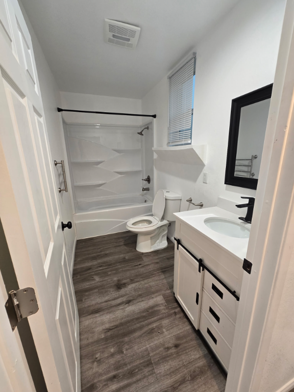 10334 S Wilton Pl - Photo 3 of 7