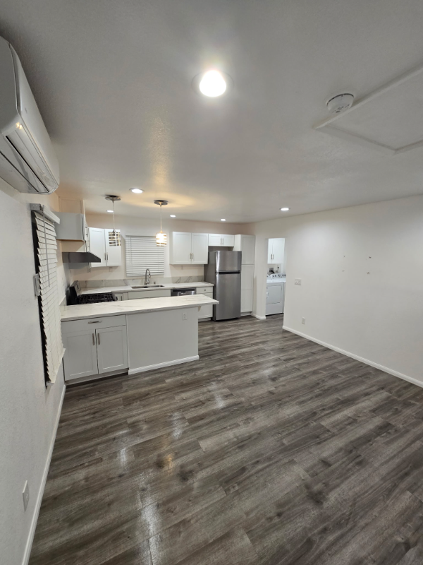 10334 S Wilton Pl - Photo 7 of 7