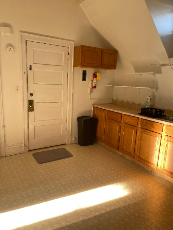 1330 Virginia St E #7 - Photo 7 of 19