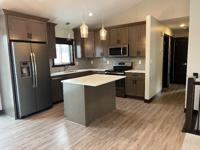 622 15th Ave Ne - Photo 2 of 16