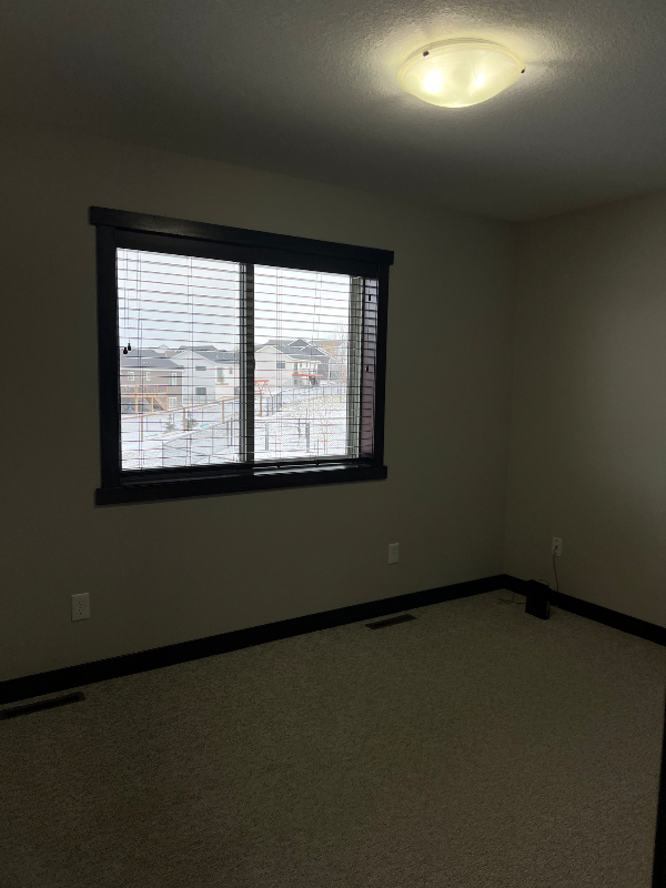 622 15th Ave Ne - Photo 6 of 16