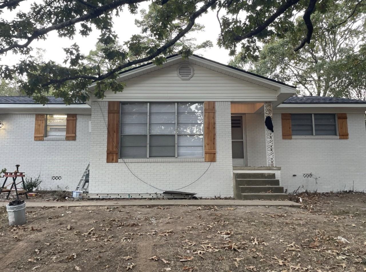 207 Patricia St - Photo 2 of 3