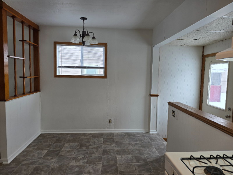 1406 S Grant Ave - Photo 7 of 19