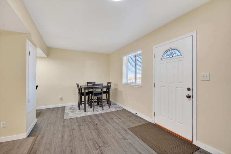 407 Corona Ave #C - Photo 3 of 16