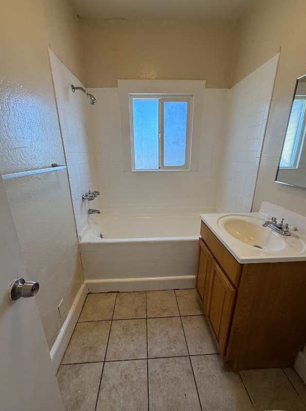 3524 Foothill Blvd #2 - Photo 3 of 6