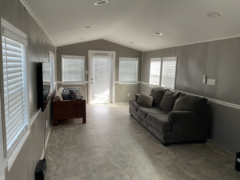 113 Portside Dr - Photo 3 of 5