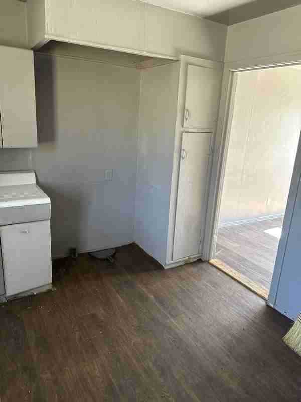 3610 Ninock St - Photo 2 of 12