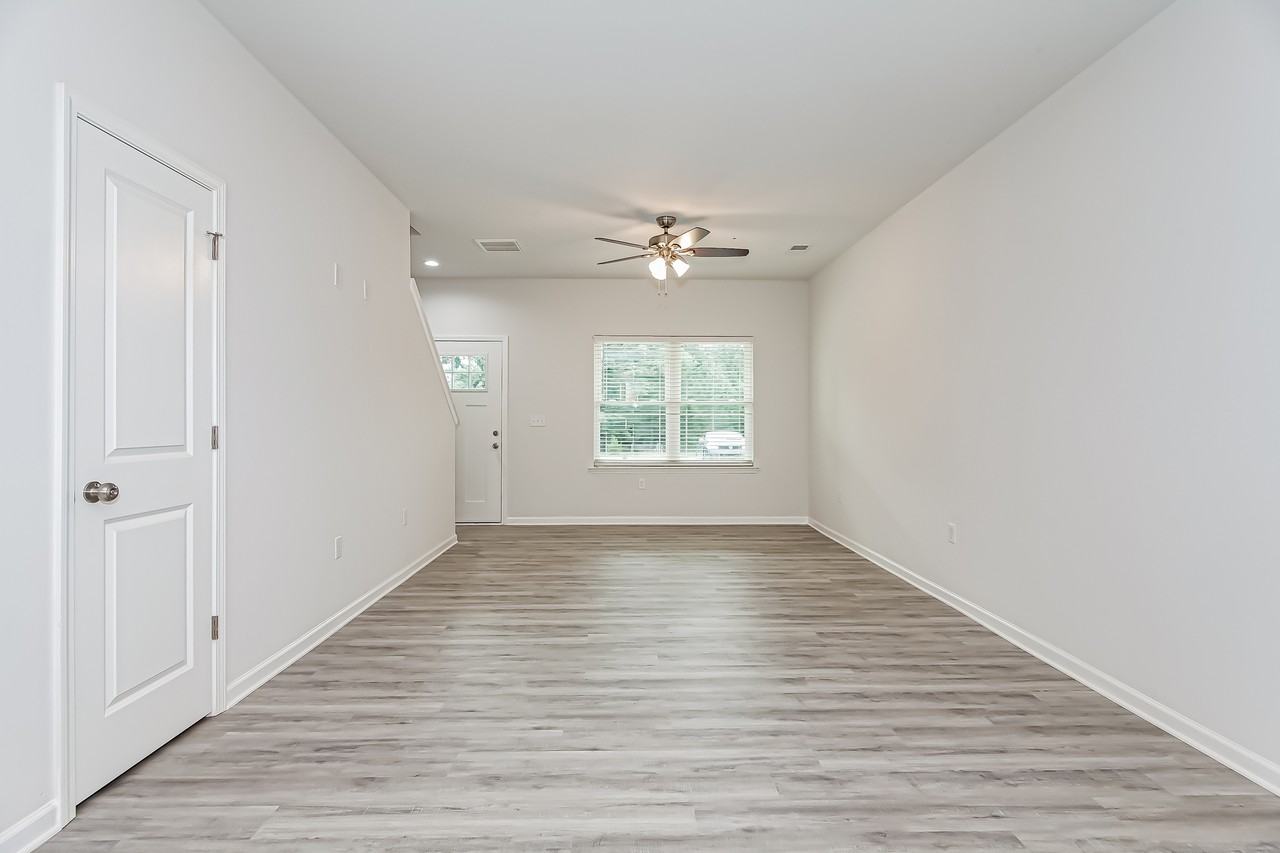 728 Dawn Cir - Photo 3 of 16