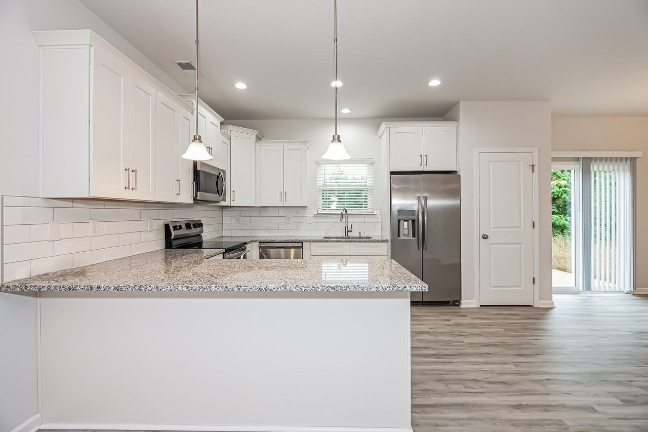 728 Dawn Cir - Photo 7 of 16