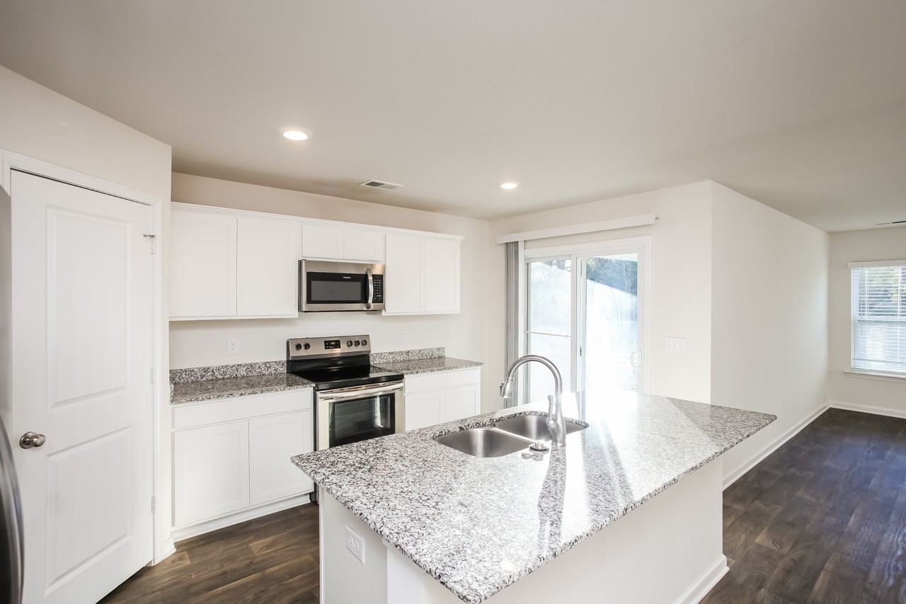 1217 Lakeshore Dr - Photo 6 of 19