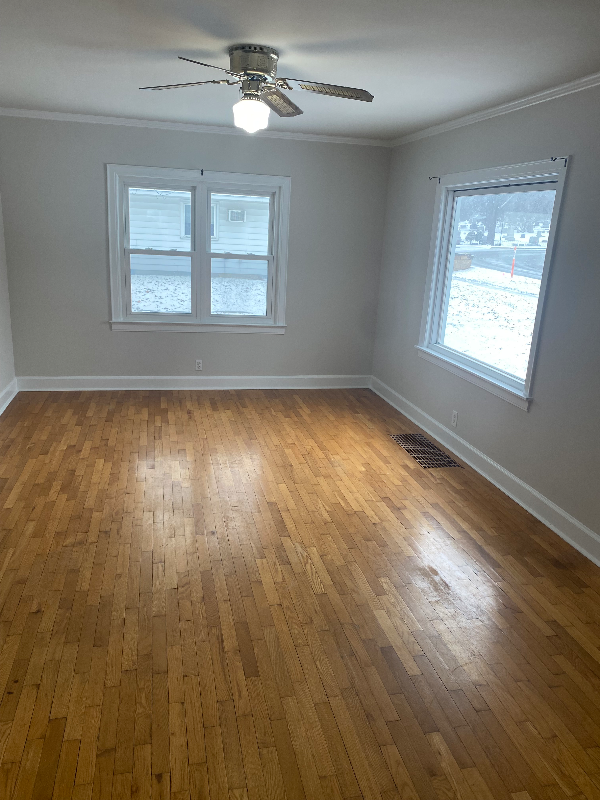 529 E Broad St - Photo 2 of 19