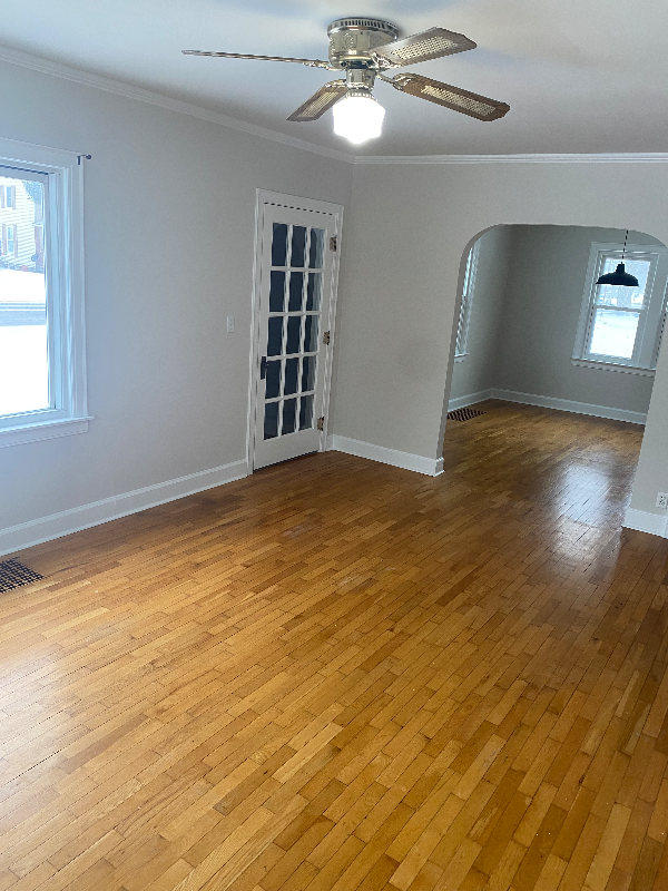 529 E Broad St - Photo 4 of 19