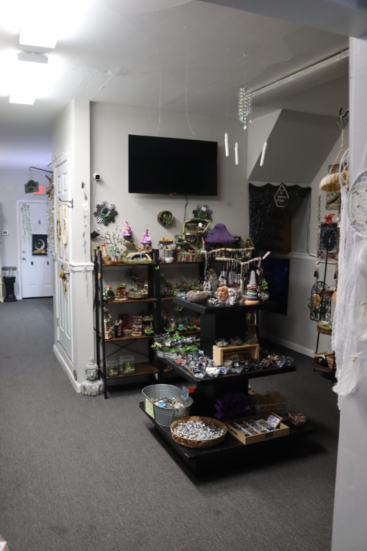 112 Baltimore St - Photo 4 of 7