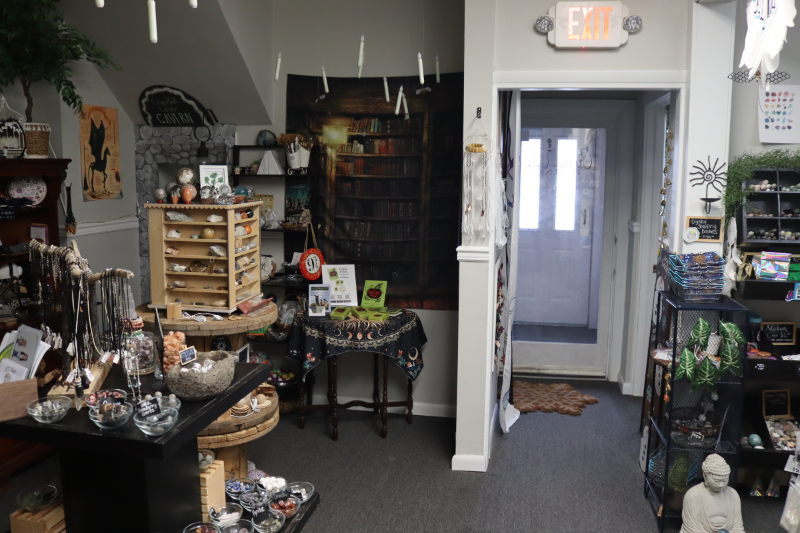 112 Baltimore St - Photo 5 of 7