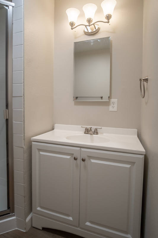 323 Montrose Dr #C - Photo 5 of 15