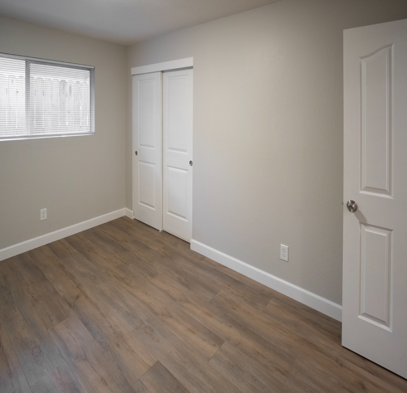 323 Montrose Dr #C - Photo 7 of 15