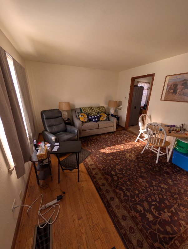 3512 Fenwick Ave - Photo 3 of 20