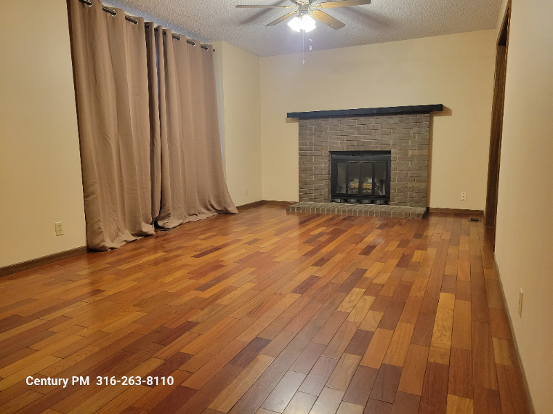 1724 N Stony Point St - Photo 2 of 22