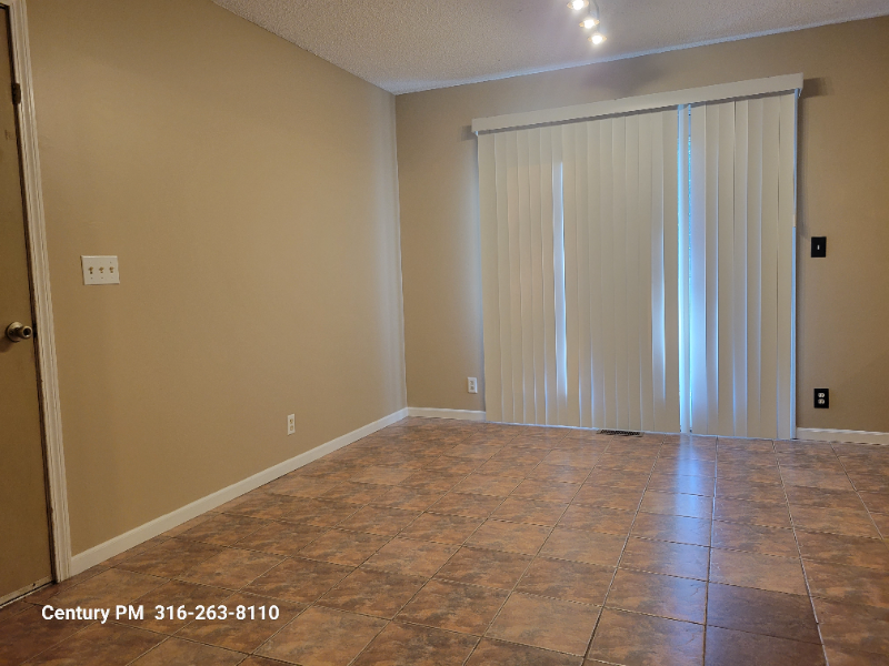 1724 N Stony Point St - Photo 3 of 22