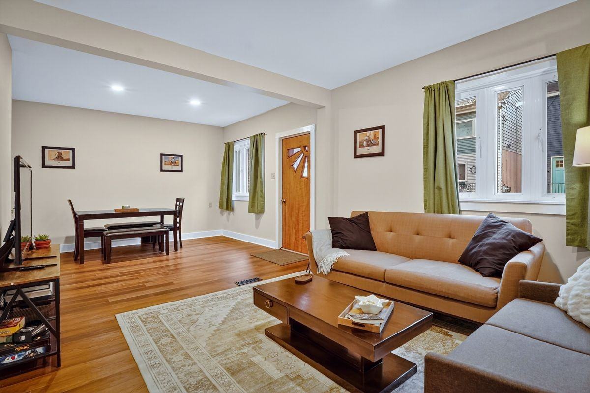 3225 Mary St - Photo 4 of 39