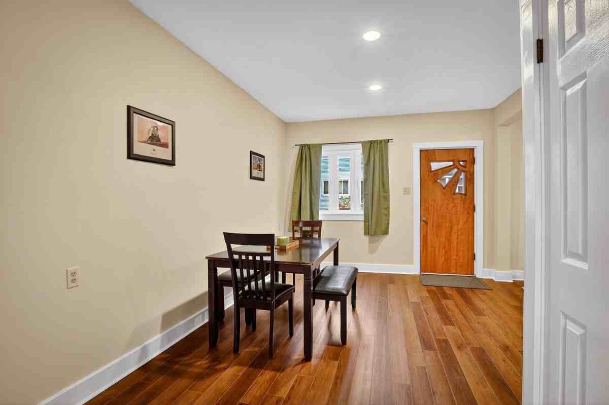 3225 Mary St - Photo 7 of 39