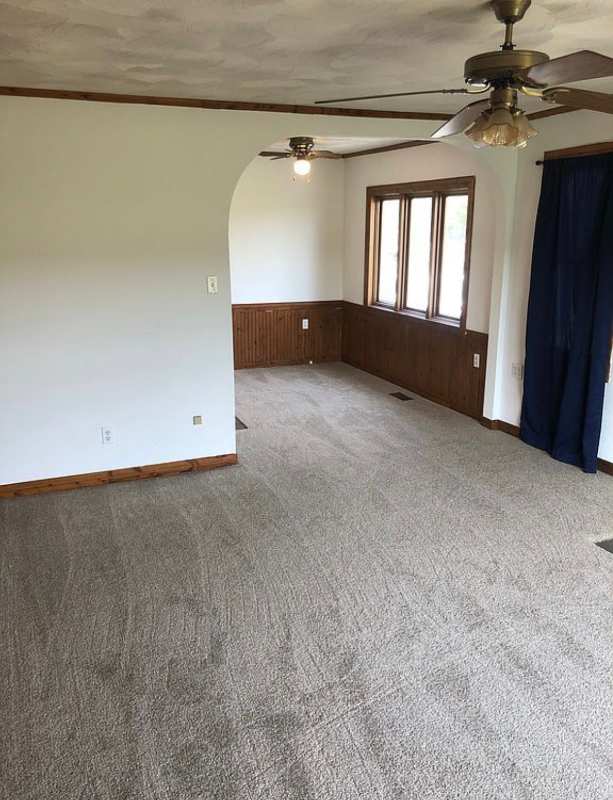 205 S 1st St - Photo 4 of 12