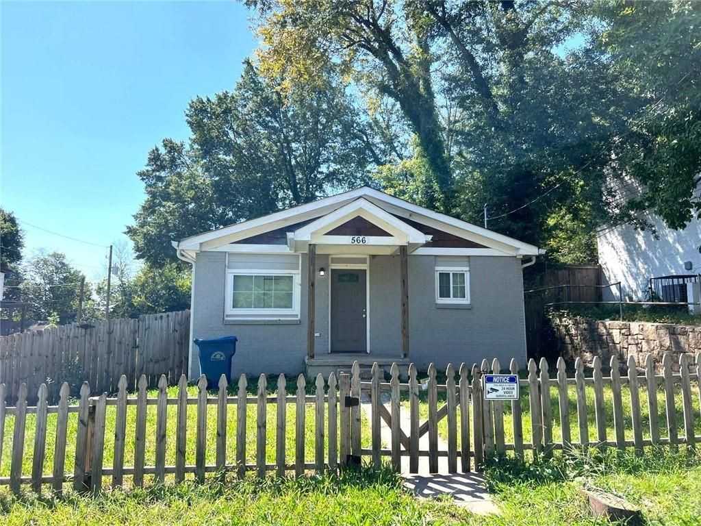 566 Rockwell St Sw - Photo 2 of 23