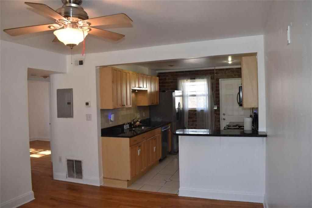 24 Daniel St Se - Photo 4 of 18