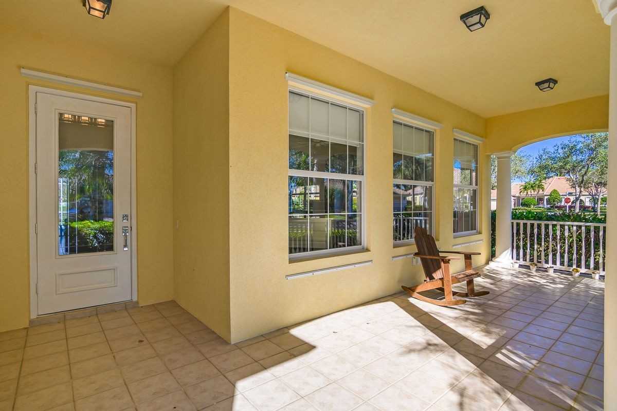 28308 Moray Dr - Photo 2 of 38