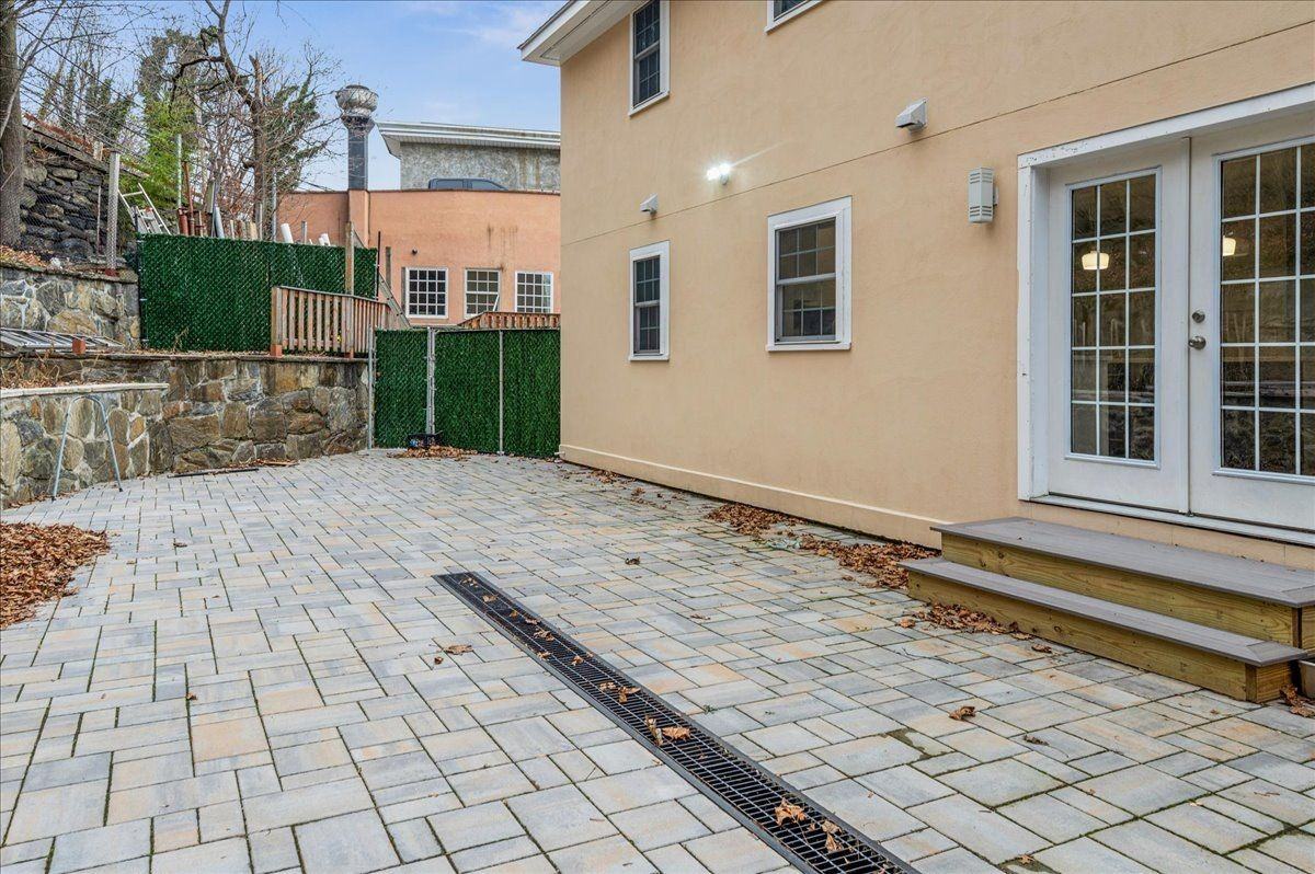 187 Orchard St ##1 - Photo 4 of 14