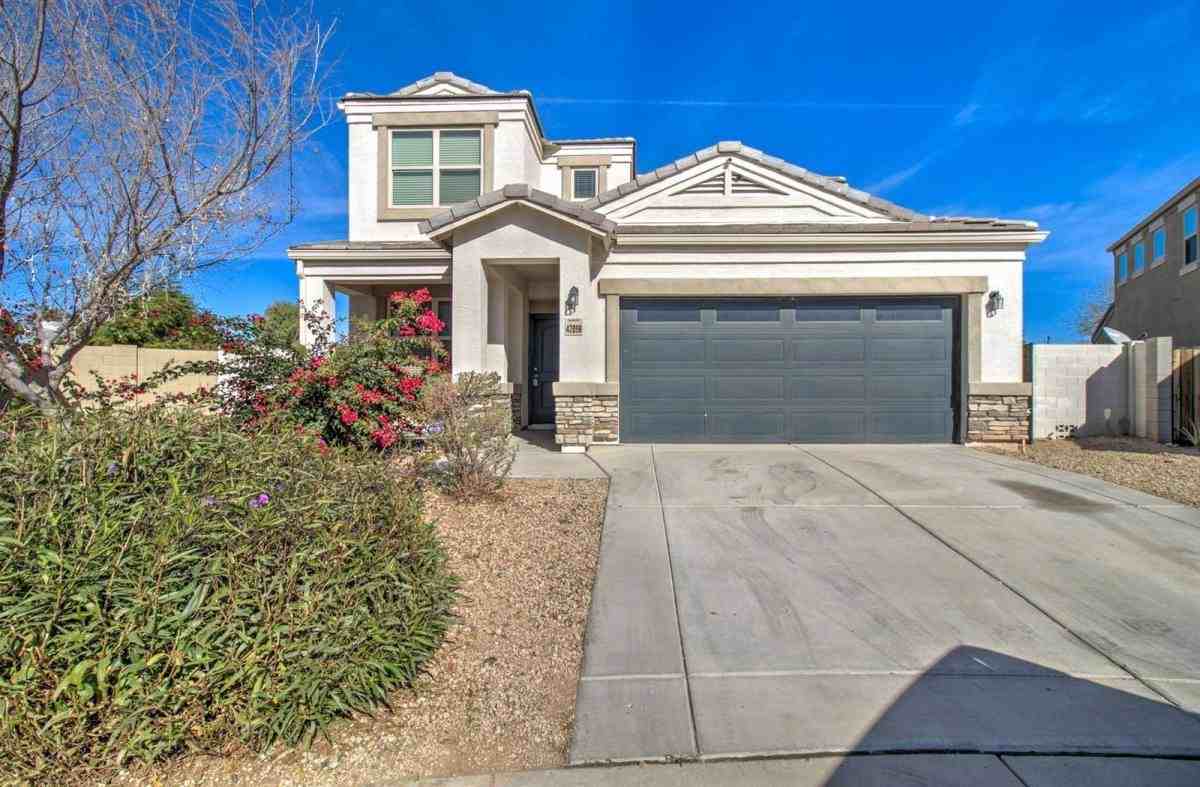 42098 W Balsa Dr - Photo 2 of 7