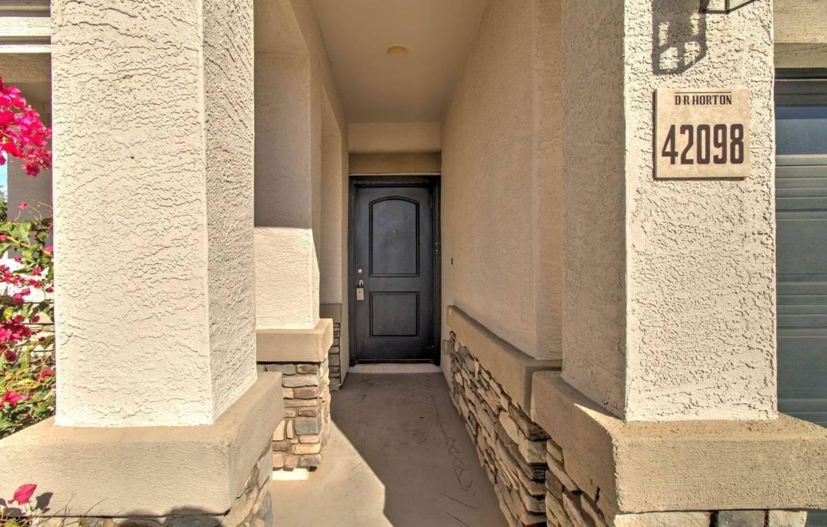 42098 W Balsa Dr - Photo 4 of 7