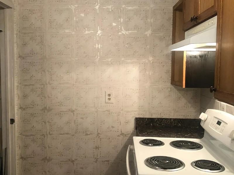 1422 Laurel Ln - Photo 2 of 5