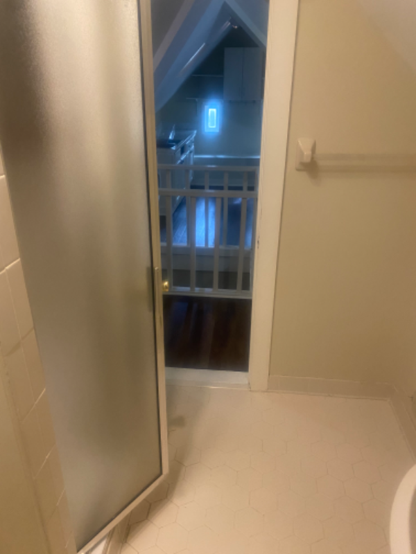 2098 Court Ave #201 - Photo 7 of 10