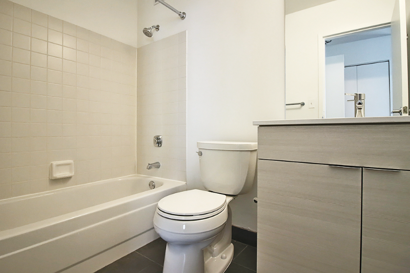 488 E Ohio St - Photo 5 of 8