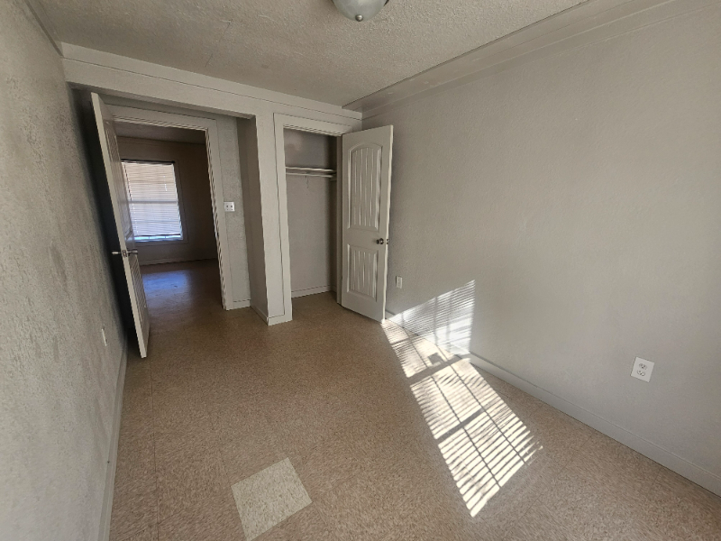 224 Ne 2nd St - Photo 6 of 6