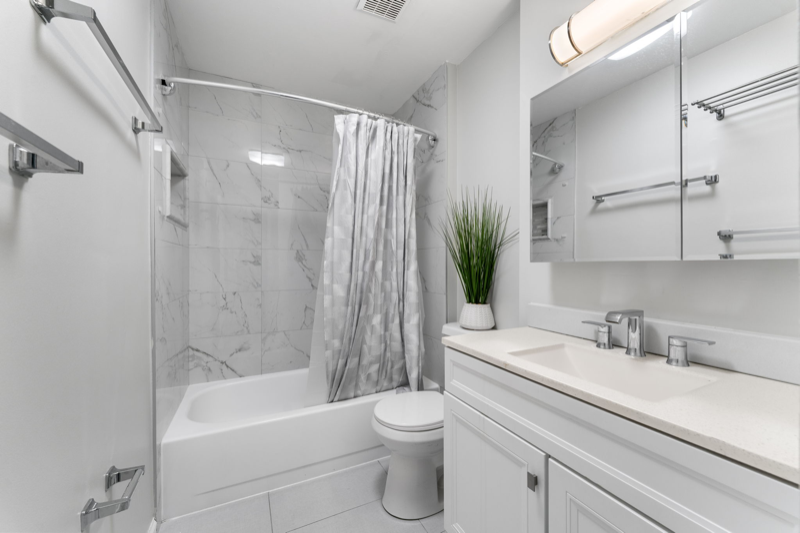 1824 Bronzegate Blvd - Photo 5 of 32