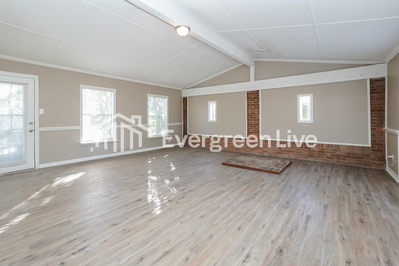 544 Bellevue St - Photo 2 of 15