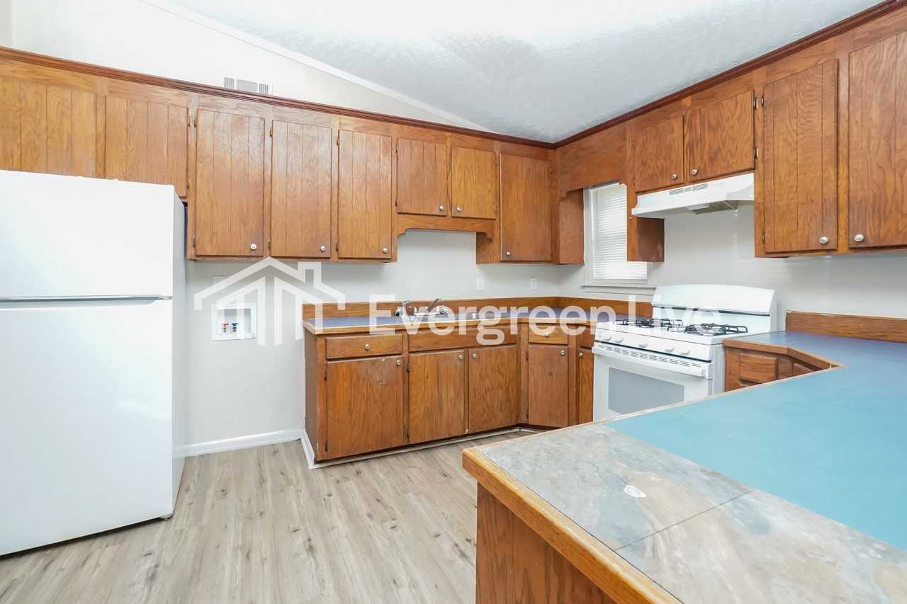 544 Bellevue St - Photo 7 of 15