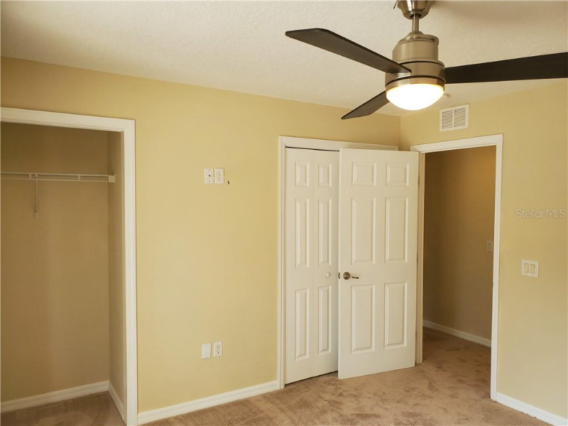 815 N Rembrandt Way - Photo 4 of 8