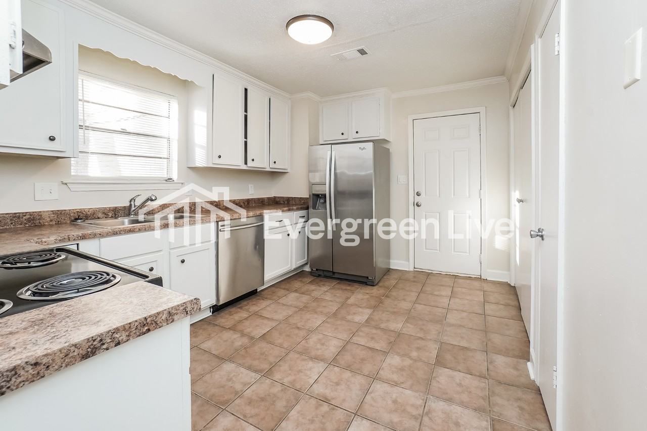 414 Shenandoah Rd N - Photo 5 of 15