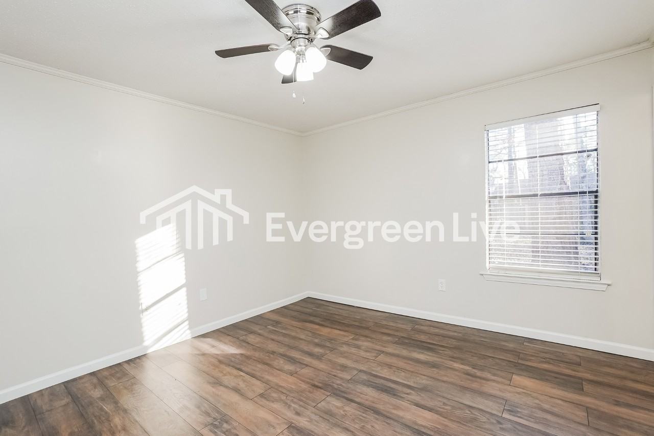 414 Shenandoah Rd N - Photo 7 of 15