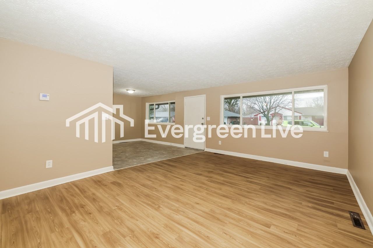 3807 Waterbury Dr - Photo 4 of 15