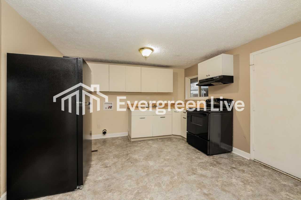 3807 Waterbury Dr - Photo 6 of 15