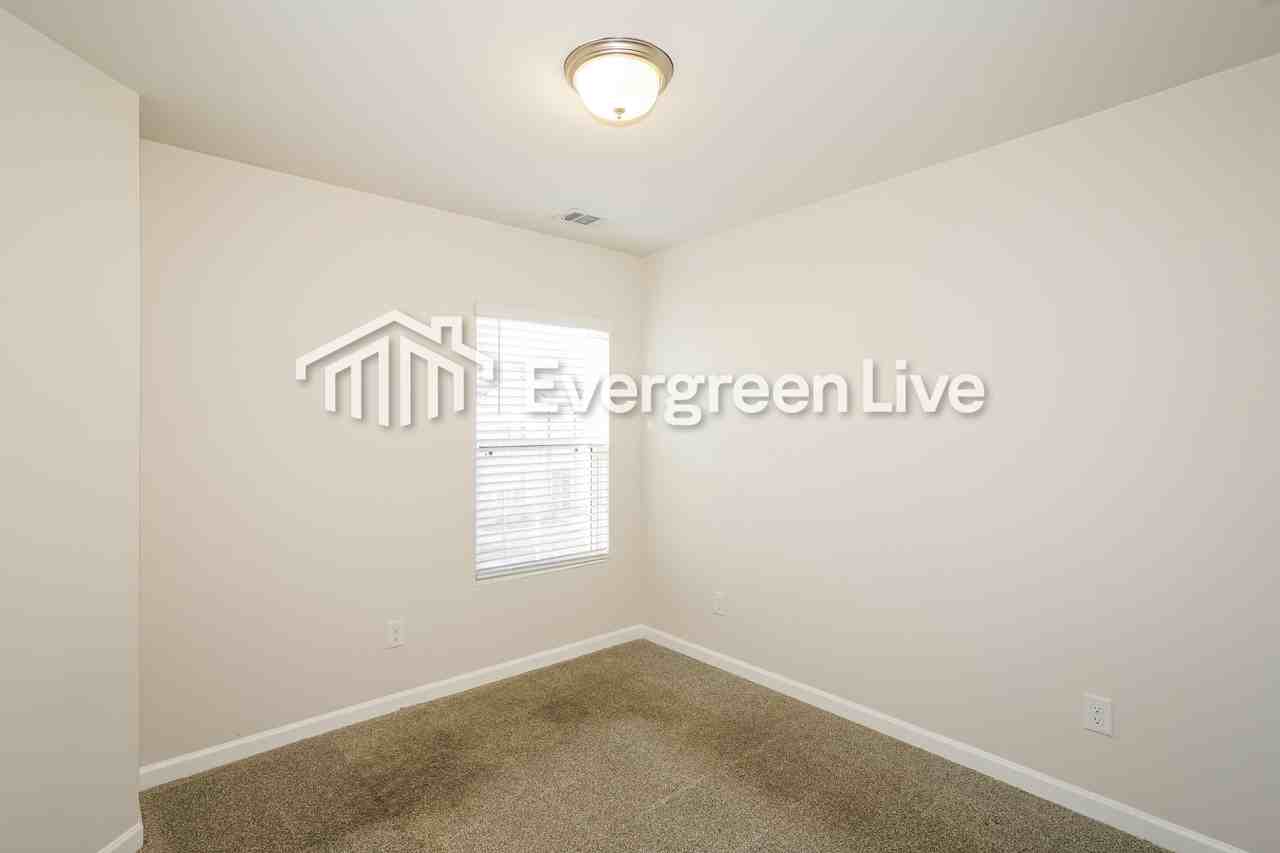 950 Hamilton Crossing Sq - Photo 2 of 15