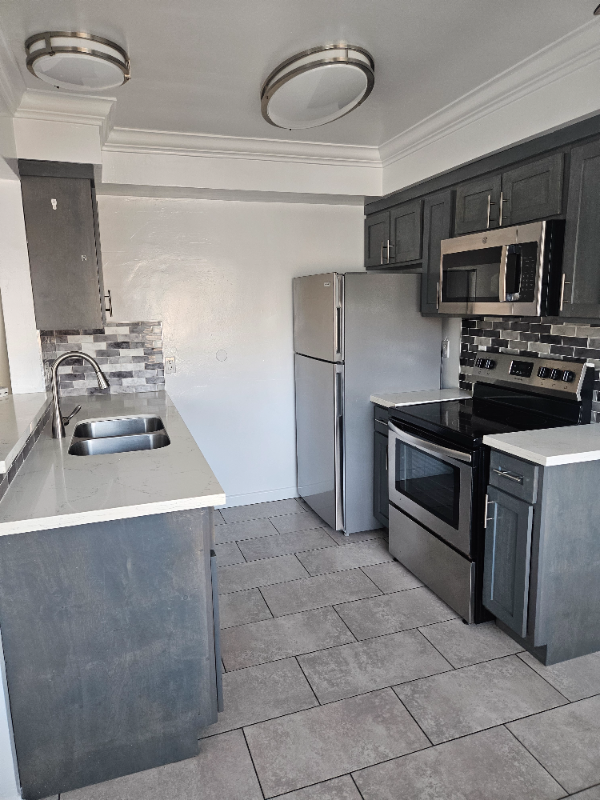 740 W Paseo Del Mar #0 - Photo 2 of 5